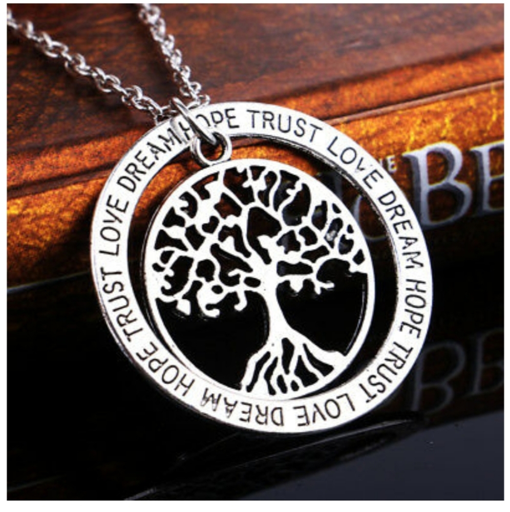 NWOT LOVE DREAM HOPE TRUST NECKLACE